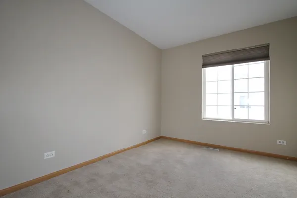 $2,500 | 3162 Cambria Court, Aurora, IL 60503