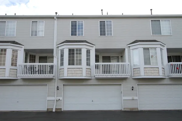 $2,500 | 3162 Cambria Court, Aurora, IL 60503
