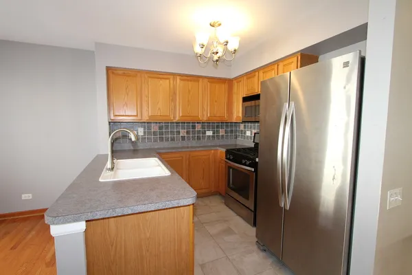 $2,500 | 3162 Cambria Court, Aurora, IL 60503