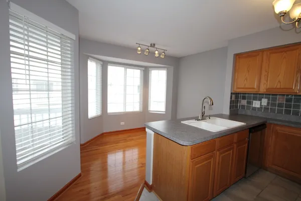 $2,500 | 3162 Cambria Court, Aurora, IL 60503