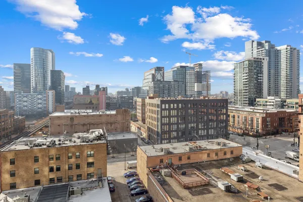 $2,800 | 200 North Jefferson Street, Unit 2207, Chicago, IL 60661