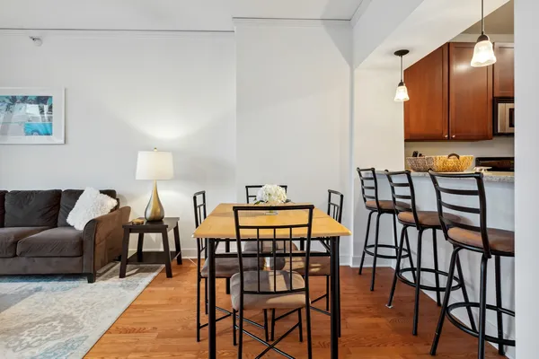 $2,800 | 200 North Jefferson Street, Unit 2207, Chicago, IL 60661