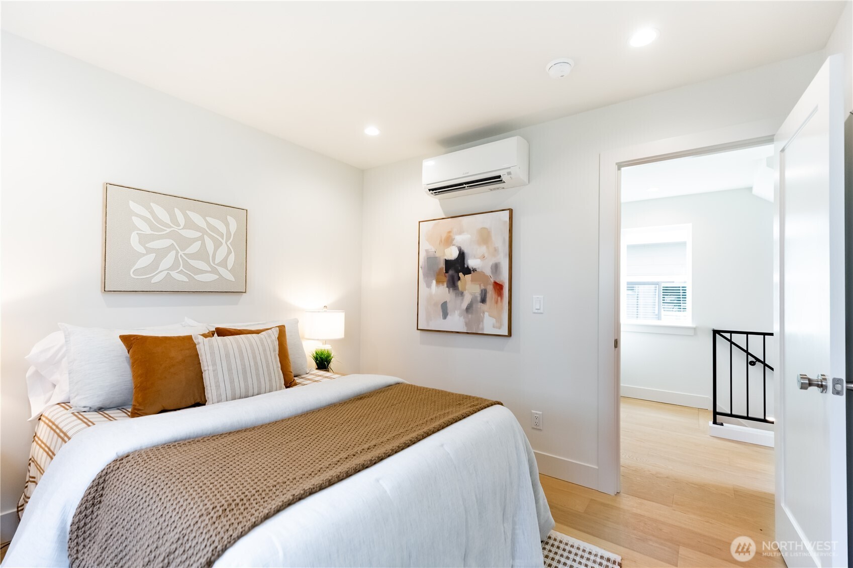 1530 25th Avenue Seattle, WA 98144 - Photo 11 of 27