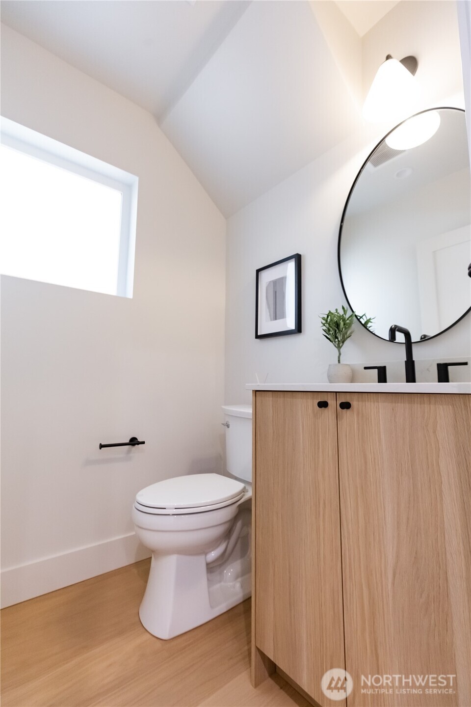 1530 25th Avenue Seattle, WA 98144 - Photo 10 of 27