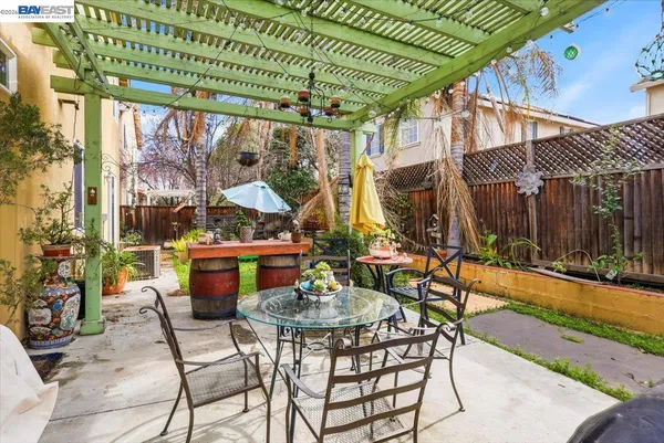 a view of a tennis court