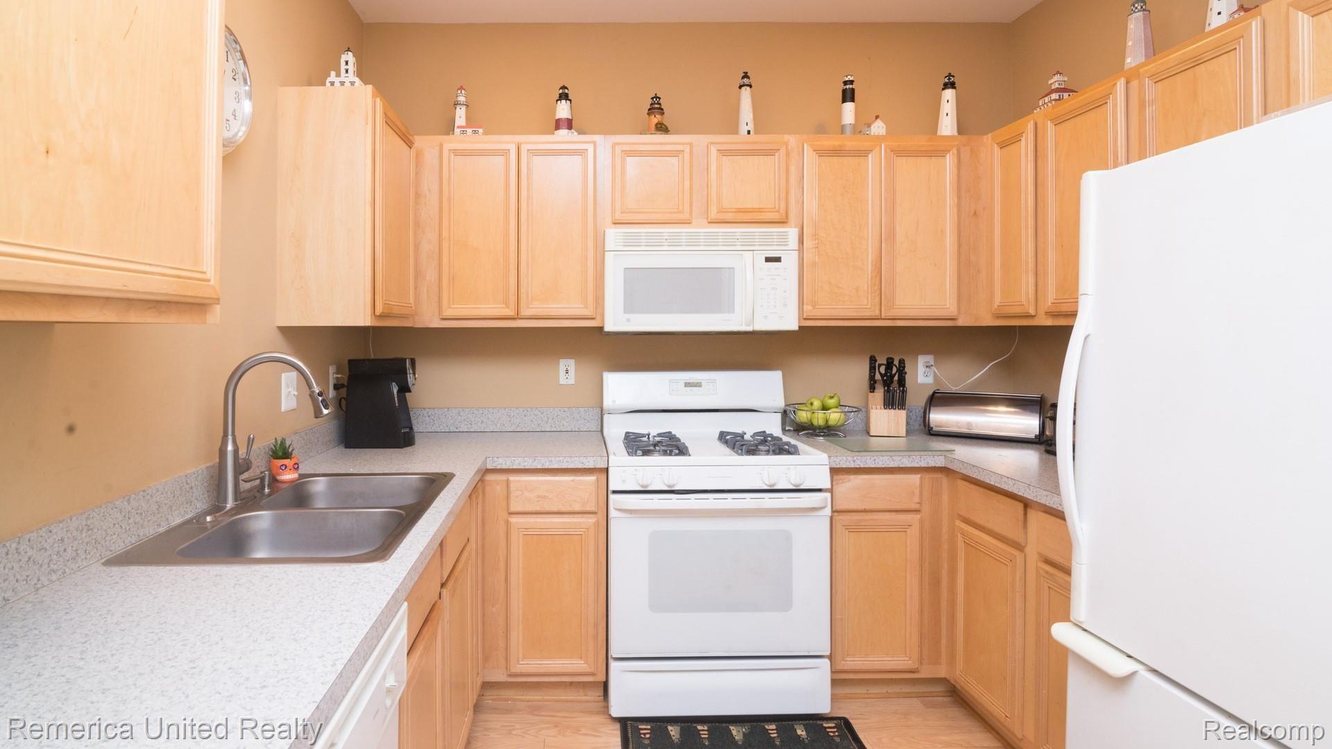 104 West Road Trenton, MI 48183 - Photo 21 of 43 020_26.jpg