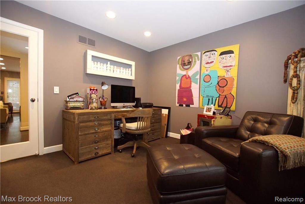 35145 Old Timber Road Farmington Hills, MI 48331 - Photo 26 of 48