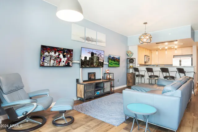 $369,900 | 310 South 4th Street, Unit 707, Phoenix, AZ 85004