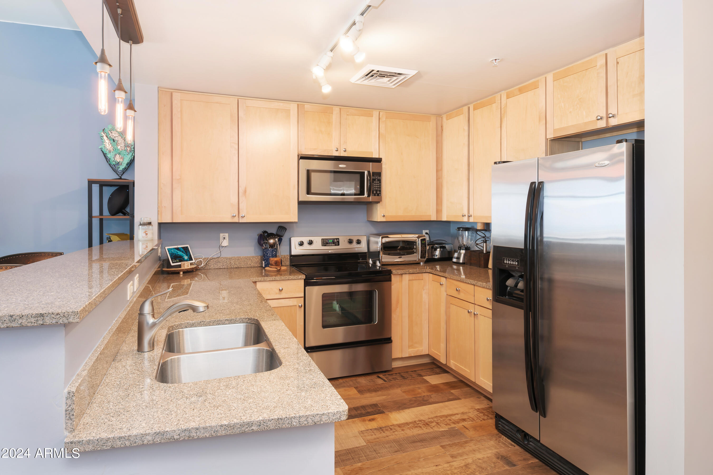 310 South 4th Street, Unit 707 Phoenix, AZ 85004 - Photo 4 of 29 Kitchen