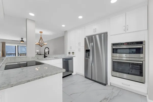 $2,700 | 7192 Huntington Lane, Unit 307, Delray Beach, FL 33446