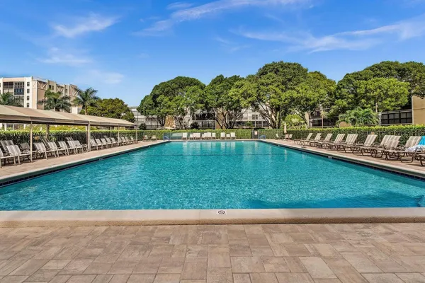 $2,700 | 7192 Huntington Lane, Unit 307, Delray Beach, FL 33446