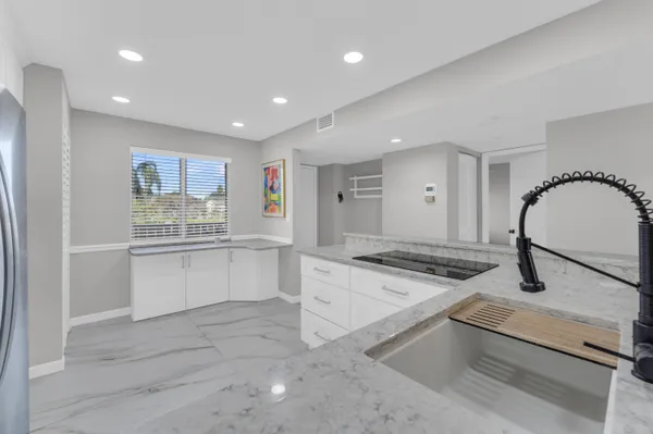 $2,700 | 7192 Huntington Lane, Unit 307, Delray Beach, FL 33446