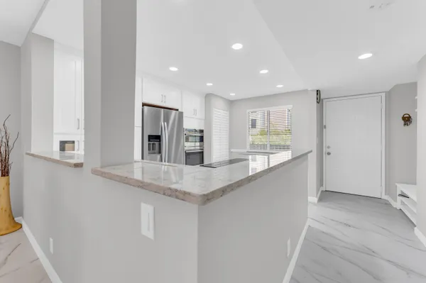 $2,700 | 7192 Huntington Lane, Unit 307, Delray Beach, FL 33446