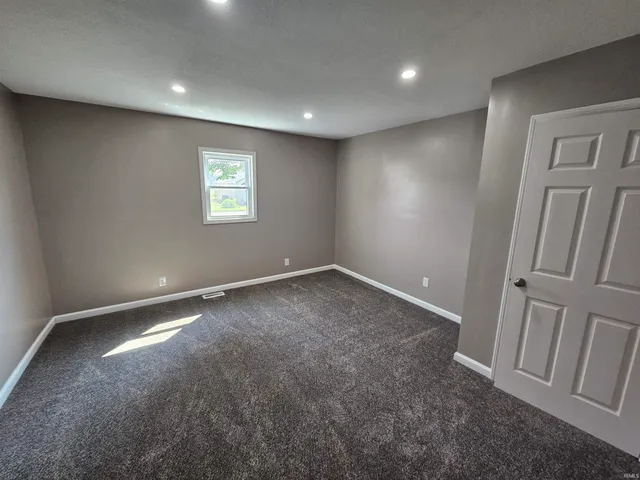 $120,000 | 115 East Jefferson Avenue, Vincennes, IN 47591