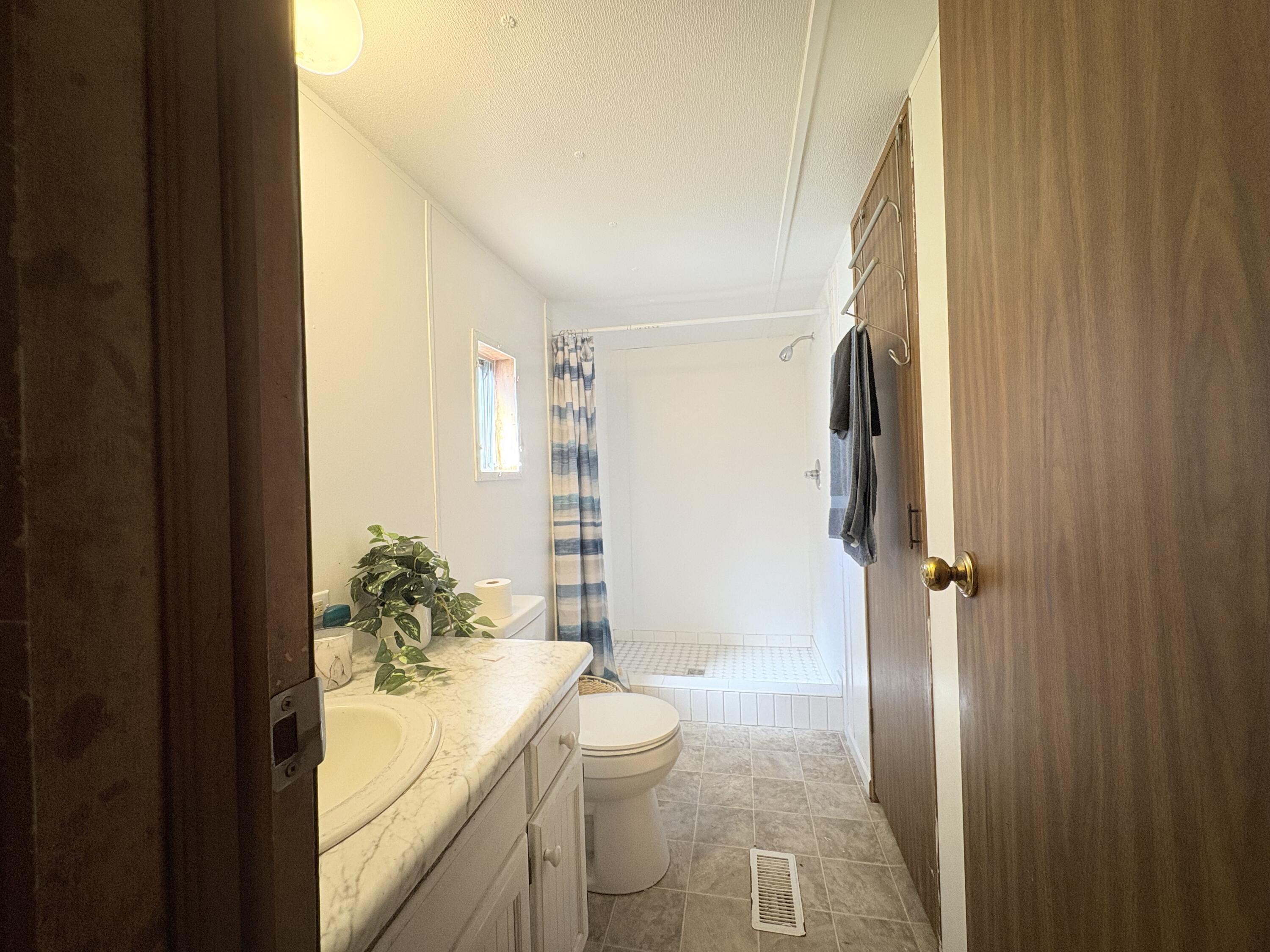 13820 North Adams Road Addison, MI 49220 - Photo 12 of 24 IMG_5475