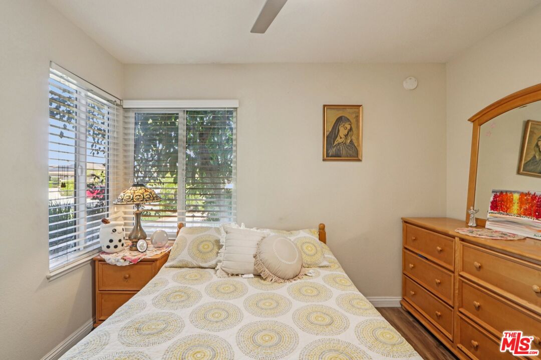 2136 McCrea Road Thousand Oaks, CA 91362 - Photo 35 of 66 a bedroom with a bed and a window