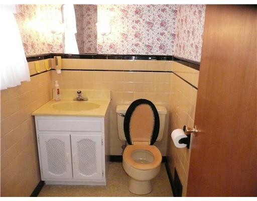 445 Woodland Road Pittsburgh, PA 15237 - Photo 14 of 18 Full Bath. FIRST FLOOR BATH HAS A TILED WALK IN SHOWER