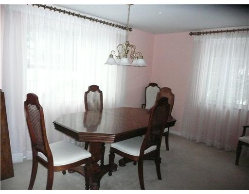445 Woodland Road Pittsburgh, PA 15237 - Photo 9 of 18 Dining Room.