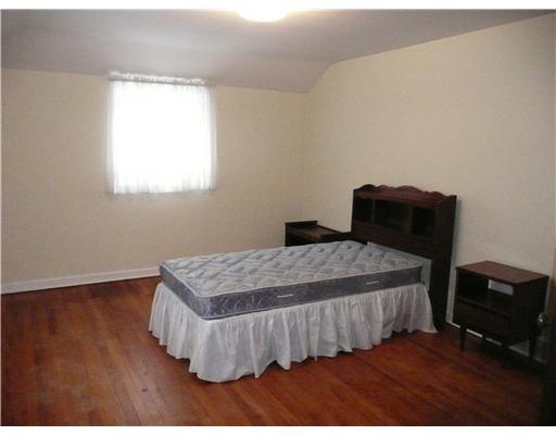 445 Woodland Road Pittsburgh, PA 15237 - Photo 10 of 18 Bedroom.