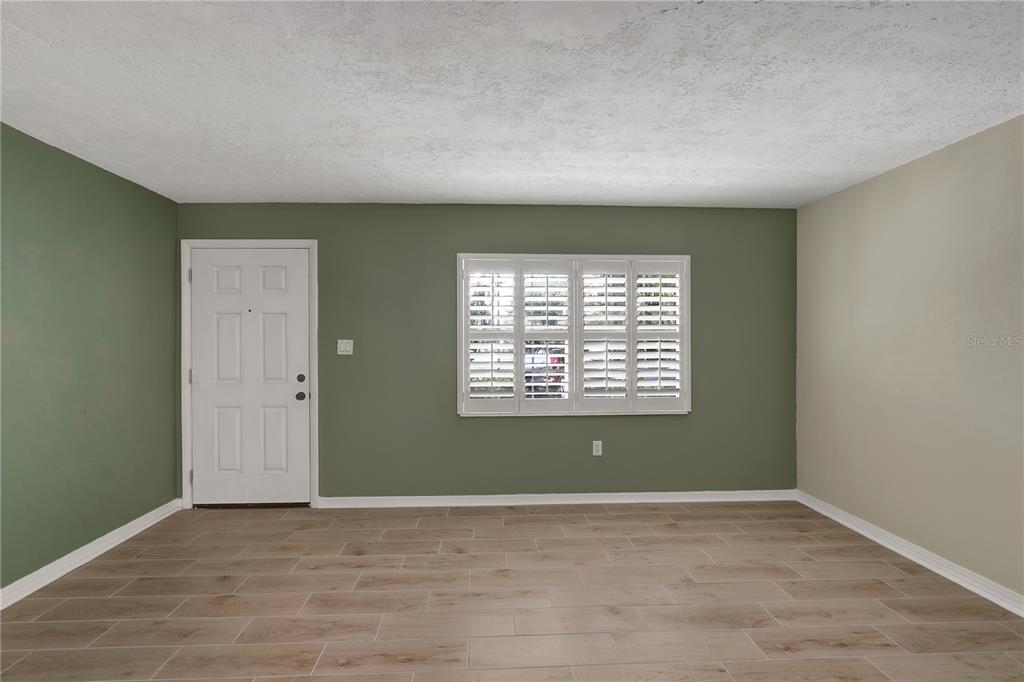 2500 Lee Road, Unit 111 Winter Park, FL 32789 - Photo 7 of 32 Living Room