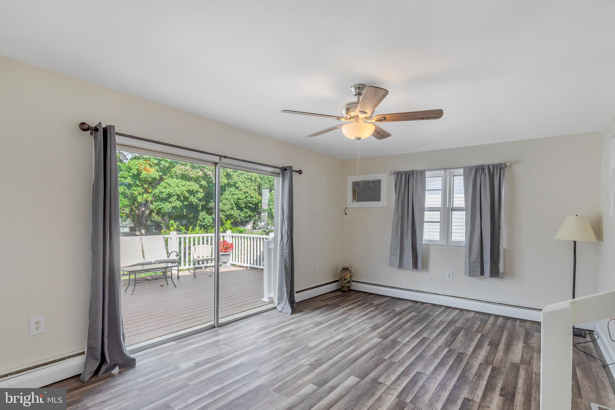 348 Ruth Avenue Aston, PA 19014 - Photo 11 of 37 Family room