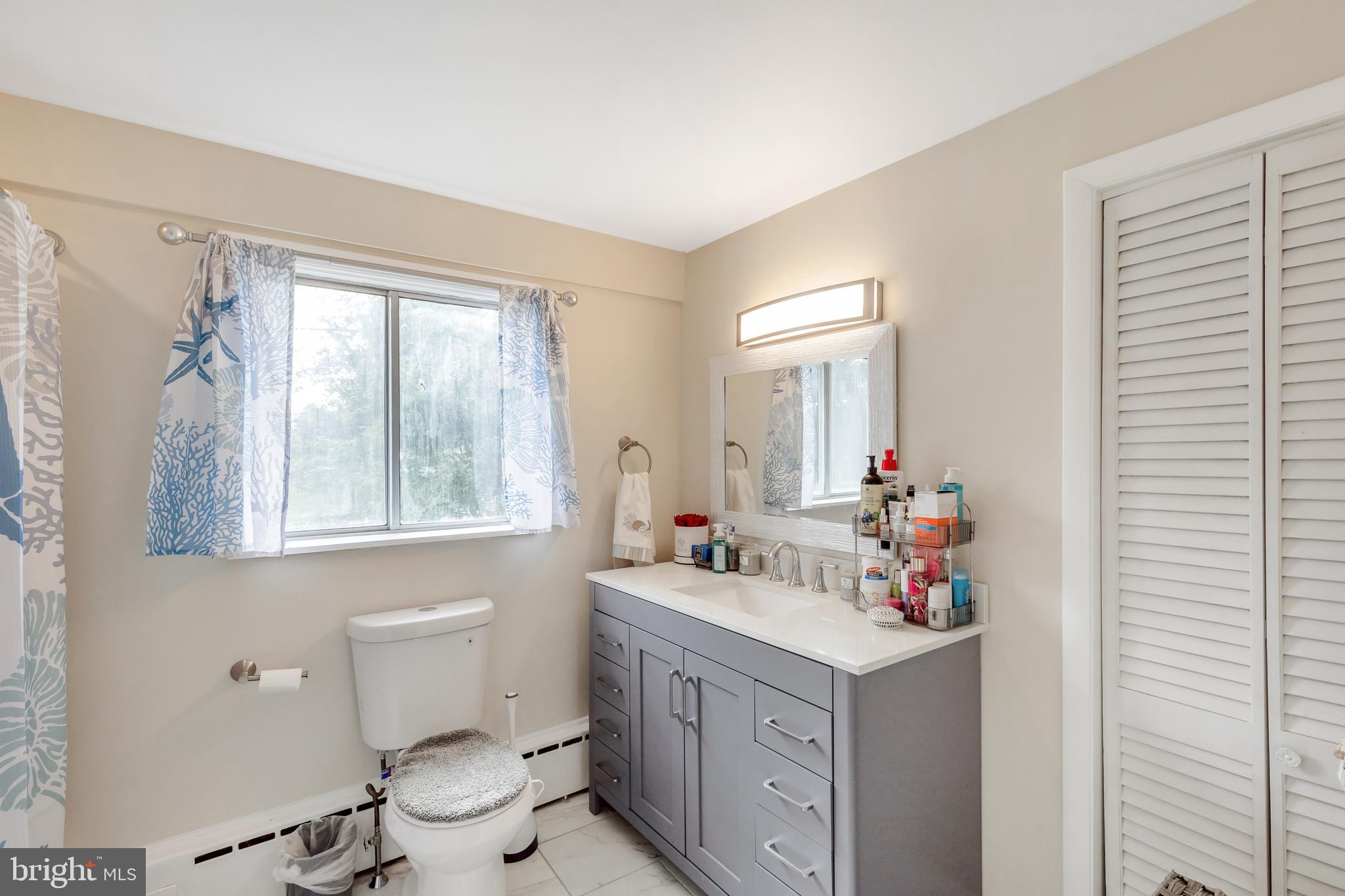 348 Ruth Avenue Aston, PA 19014 - Photo 18 of 37 Main BR-bath