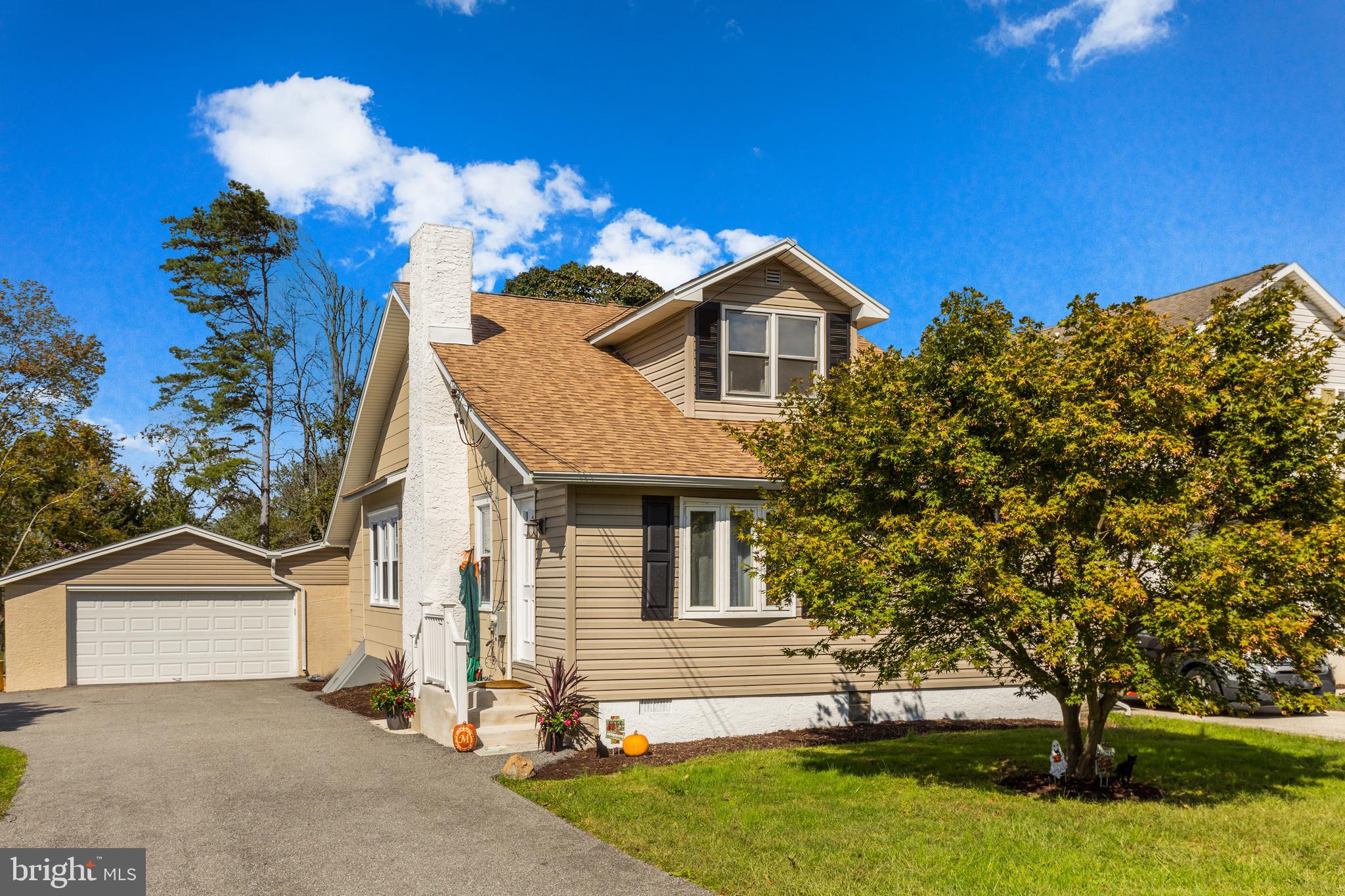 348 Ruth Avenue Aston, PA 19014 - Photo 2 of 37 Expanded cape