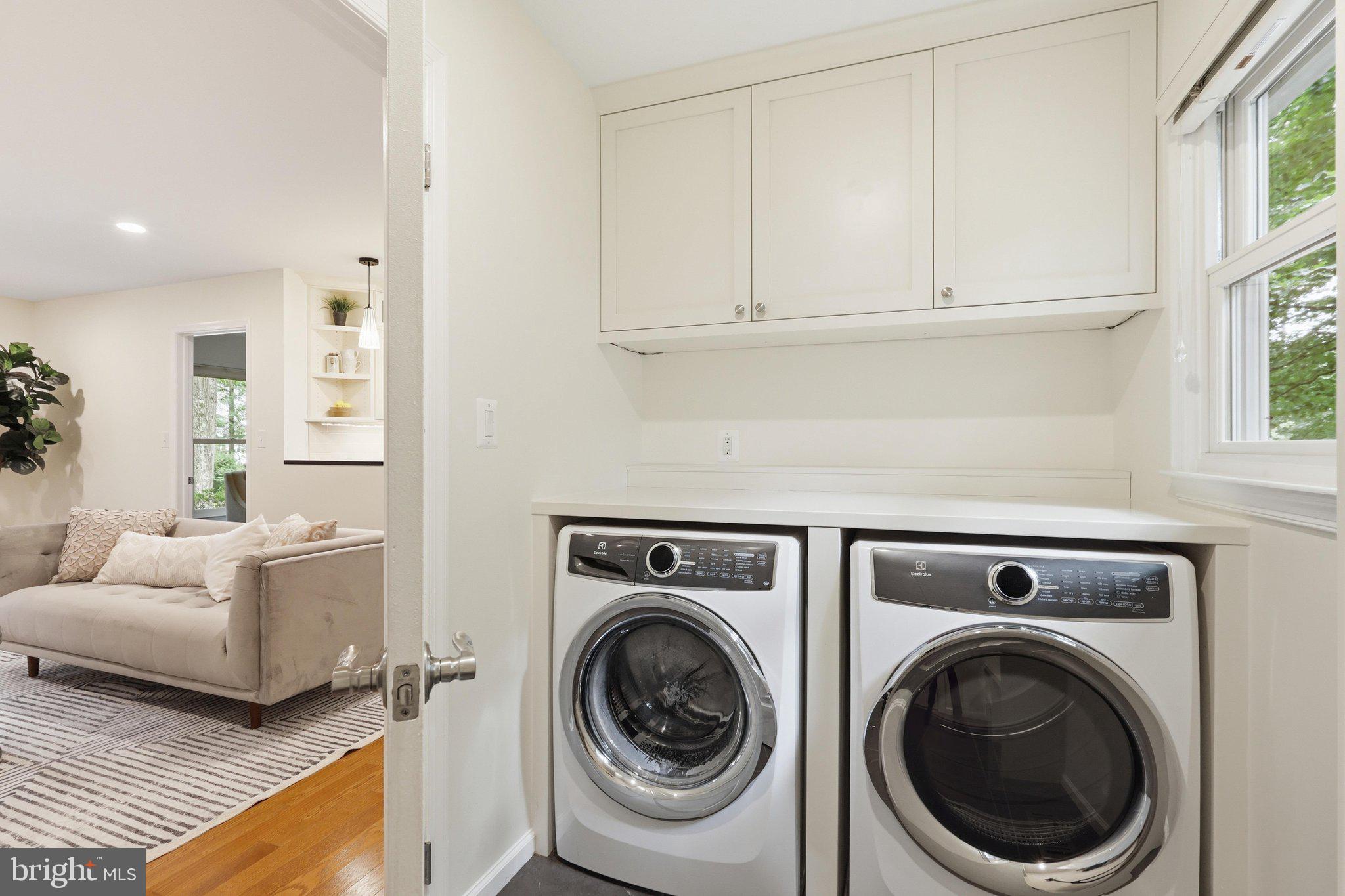 10811 Midsummer Drive Reston, VA 20191 - Photo 16 of 46 Laundry room on main