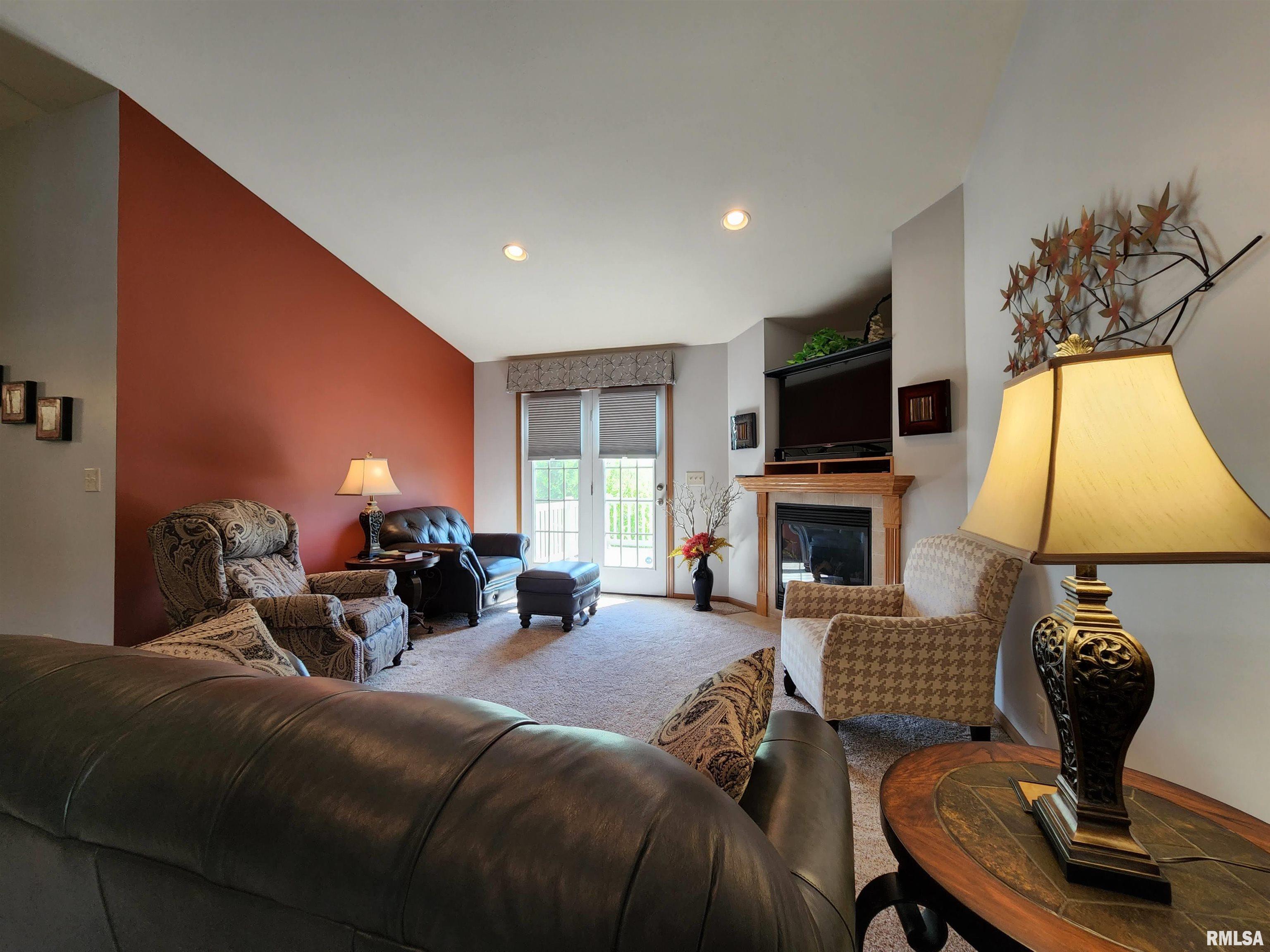 1822 Kingsbury Road Washington, IL 61571 - Photo 11 of 53 Gallery Image 11