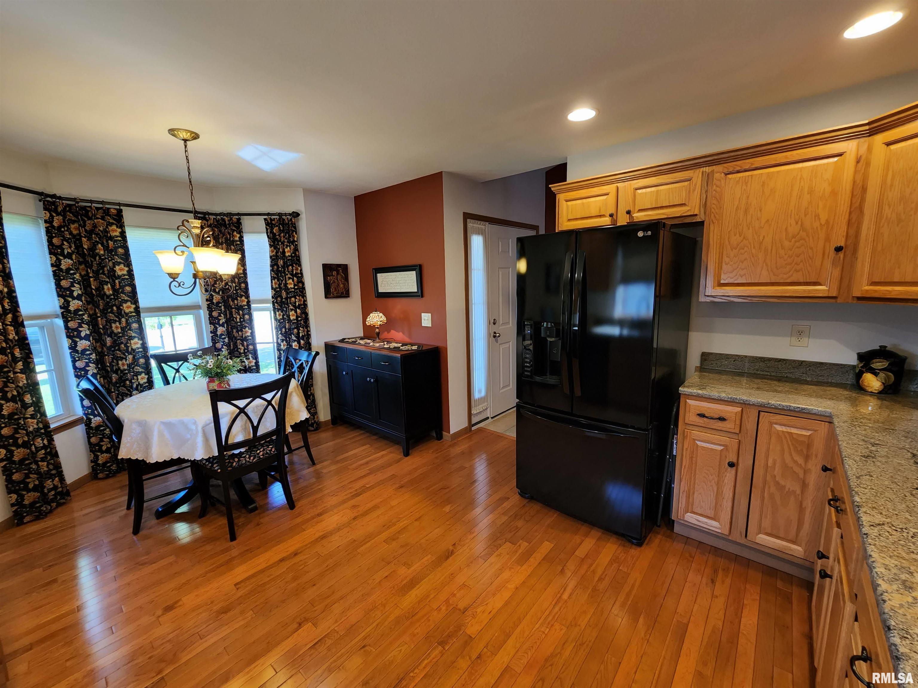 1822 Kingsbury Road Washington, IL 61571 - Photo 19 of 53 Gallery Image 19