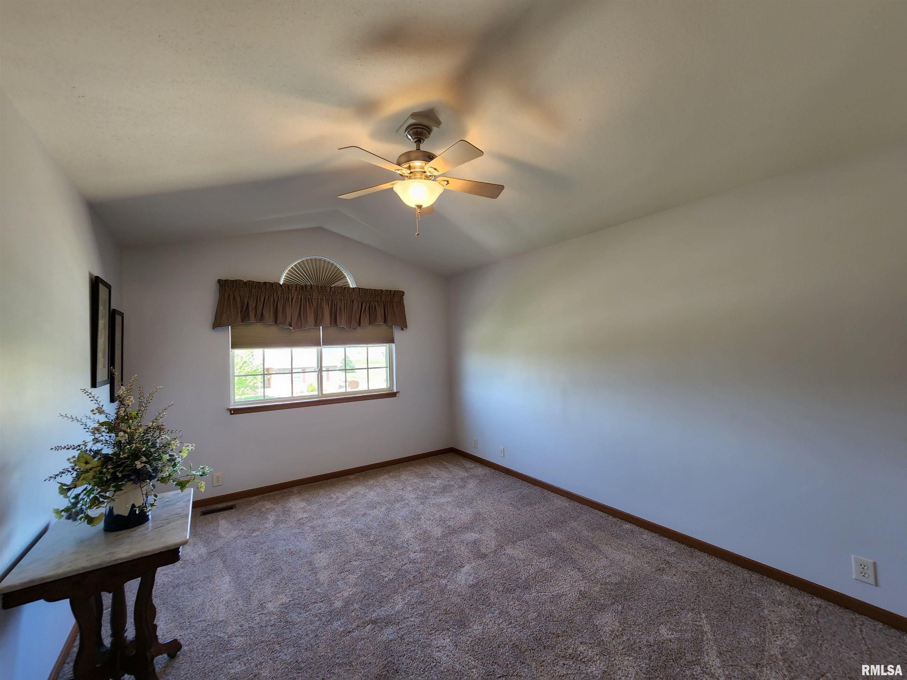 1822 Kingsbury Road Washington, IL 61571 - Photo 38 of 53 Gallery Image 38