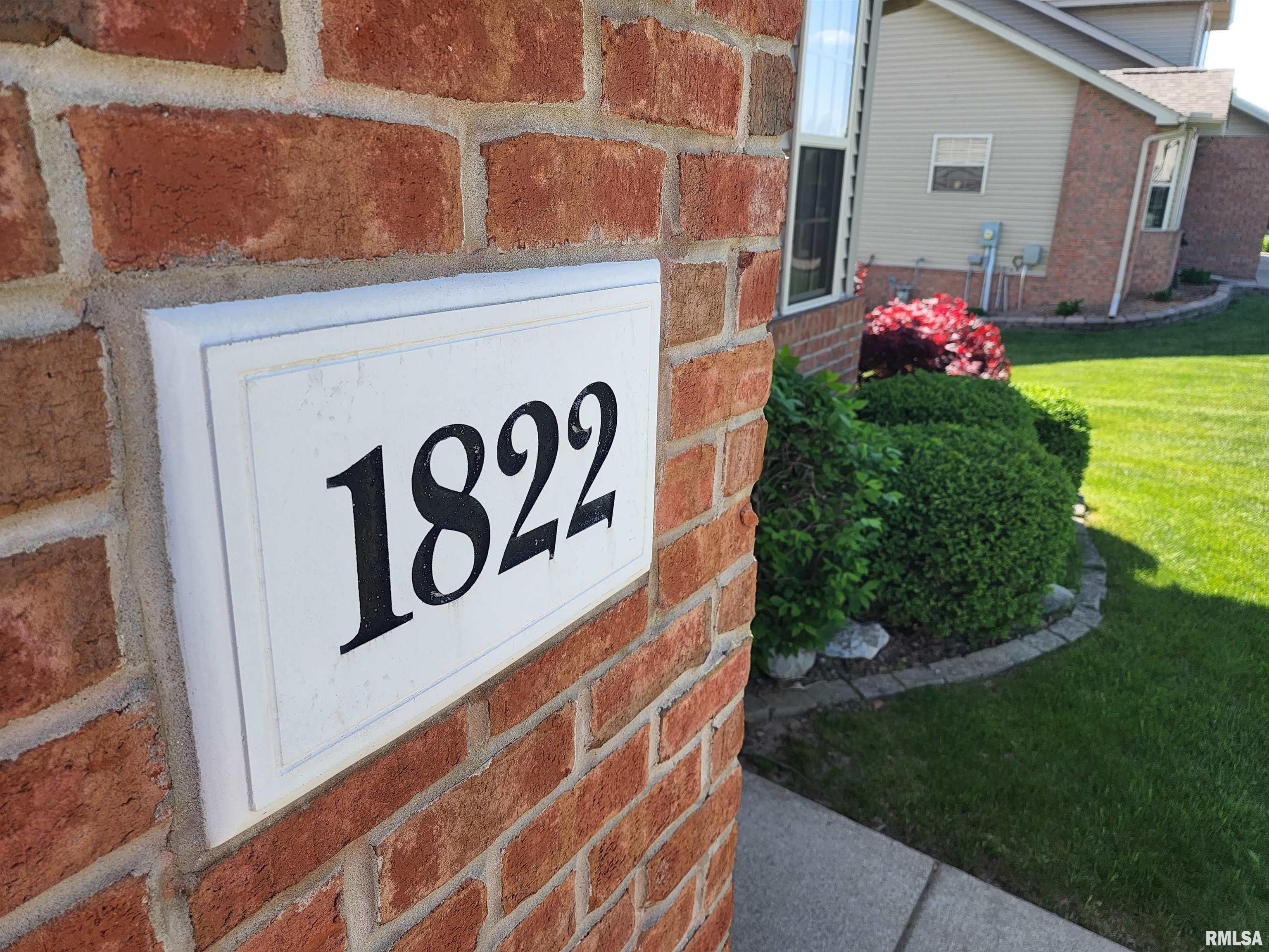 1822 Kingsbury Road Washington, IL 61571 - Photo 4 of 53 Gallery Image 4
