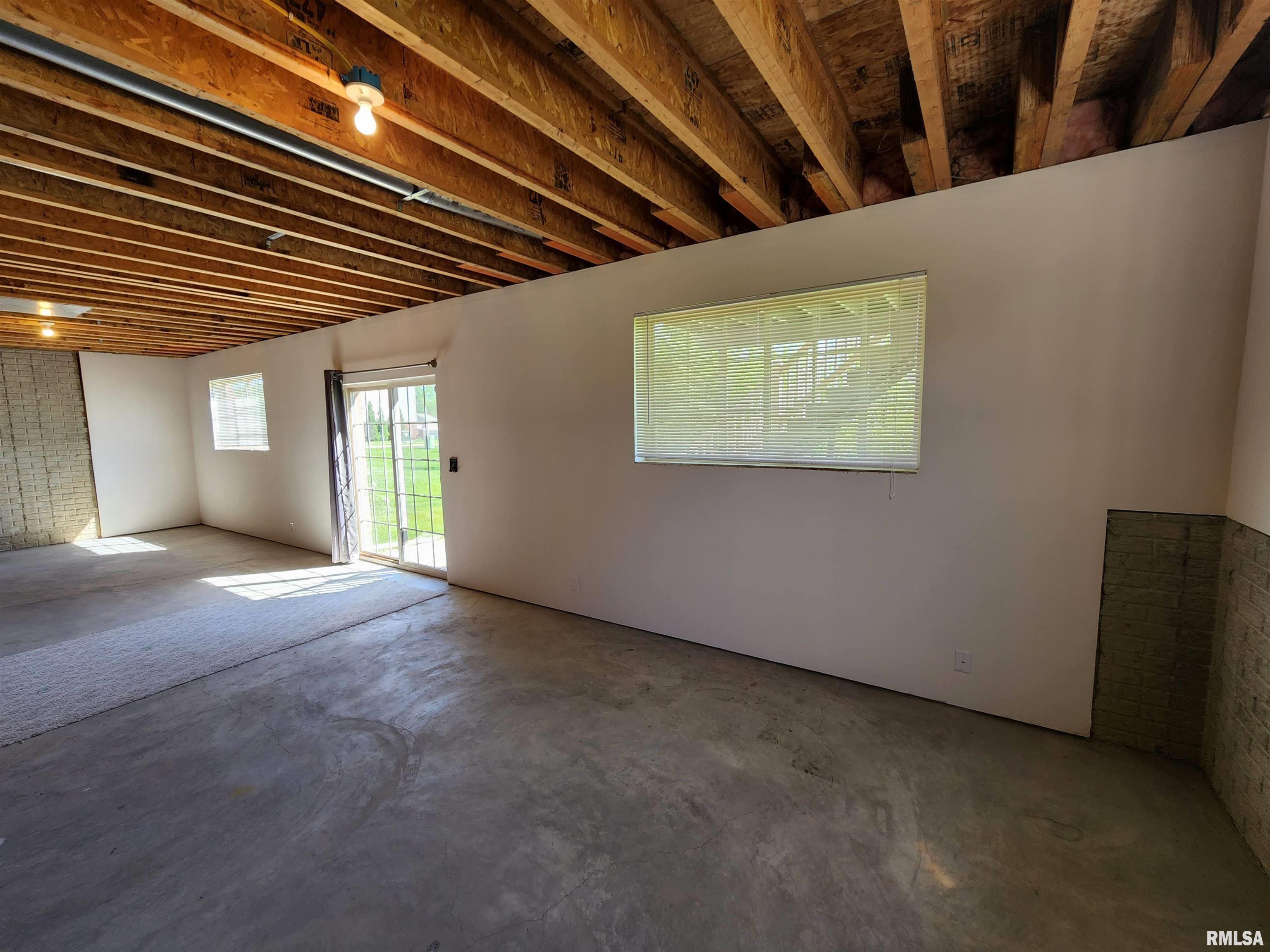 1822 Kingsbury Road Washington, IL 61571 - Photo 42 of 53 Gallery Image 42