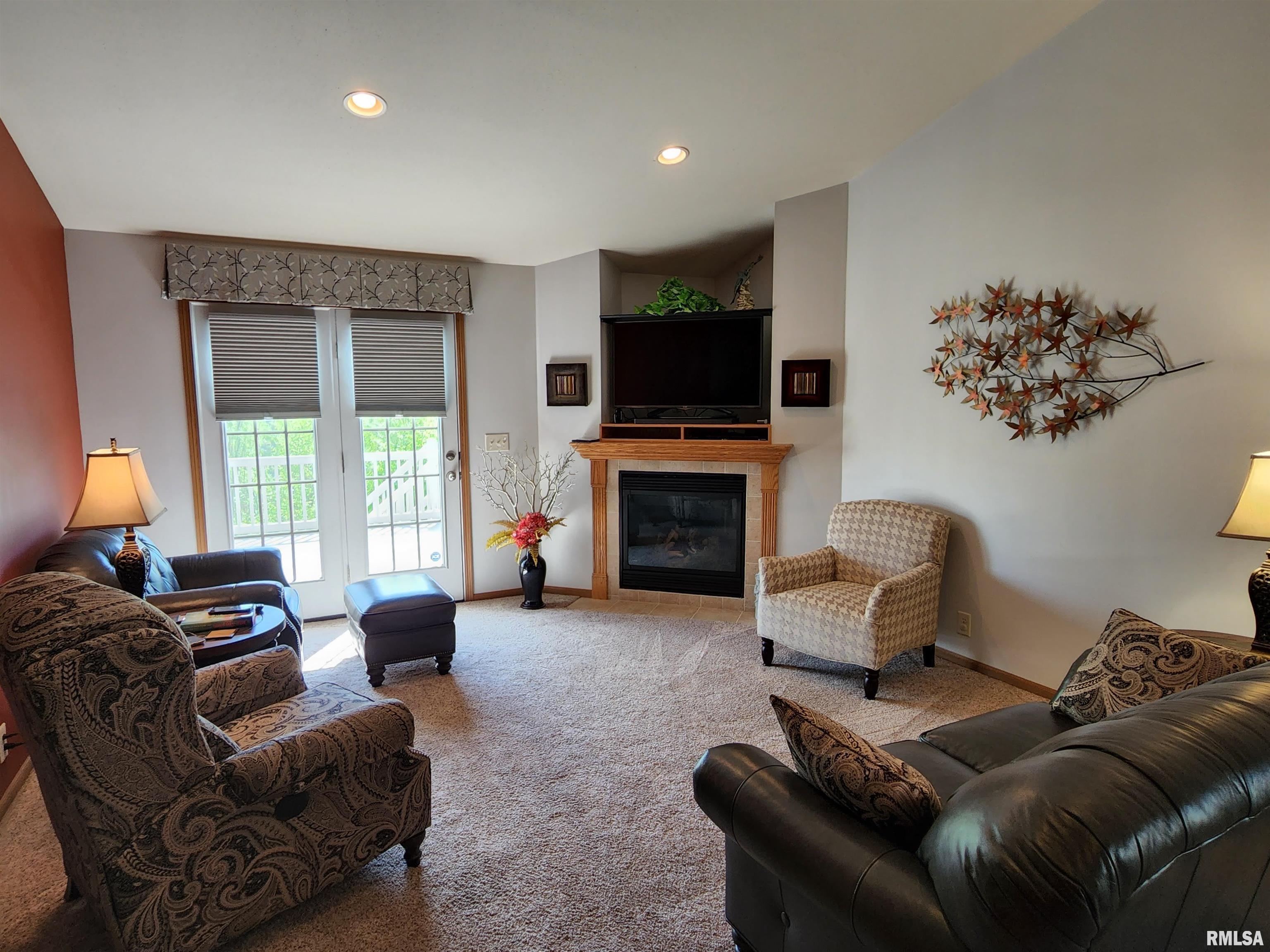 1822 Kingsbury Road Washington, IL 61571 - Photo 10 of 53 Gallery Image 10