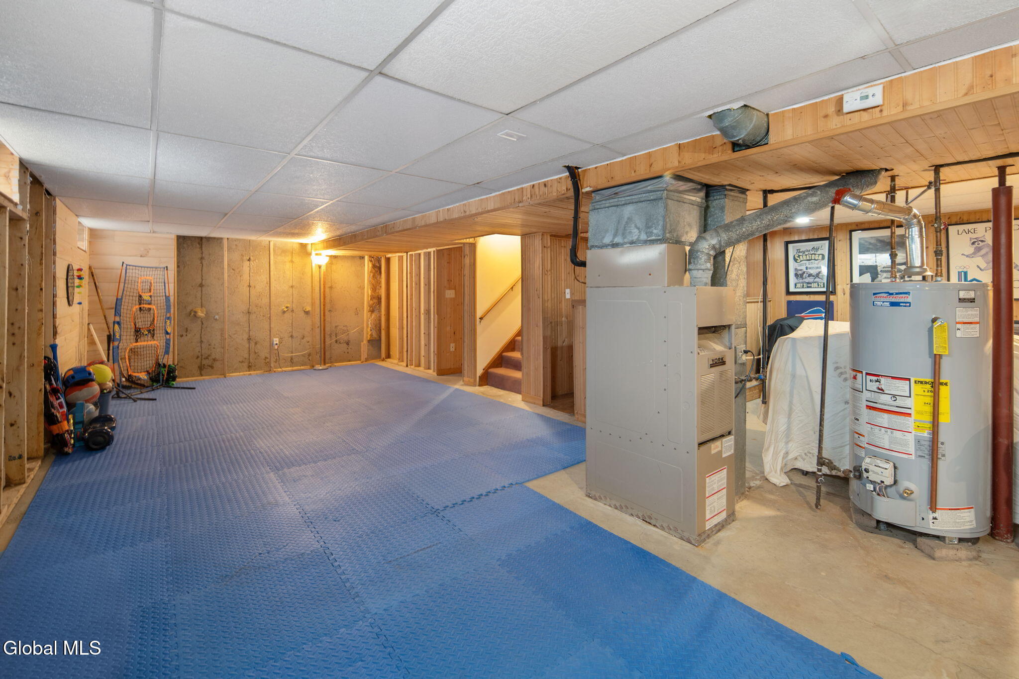 2 Robert Lane Rensselaer, NY 12144 - Photo 31 of 55 32-2RobertLn_32