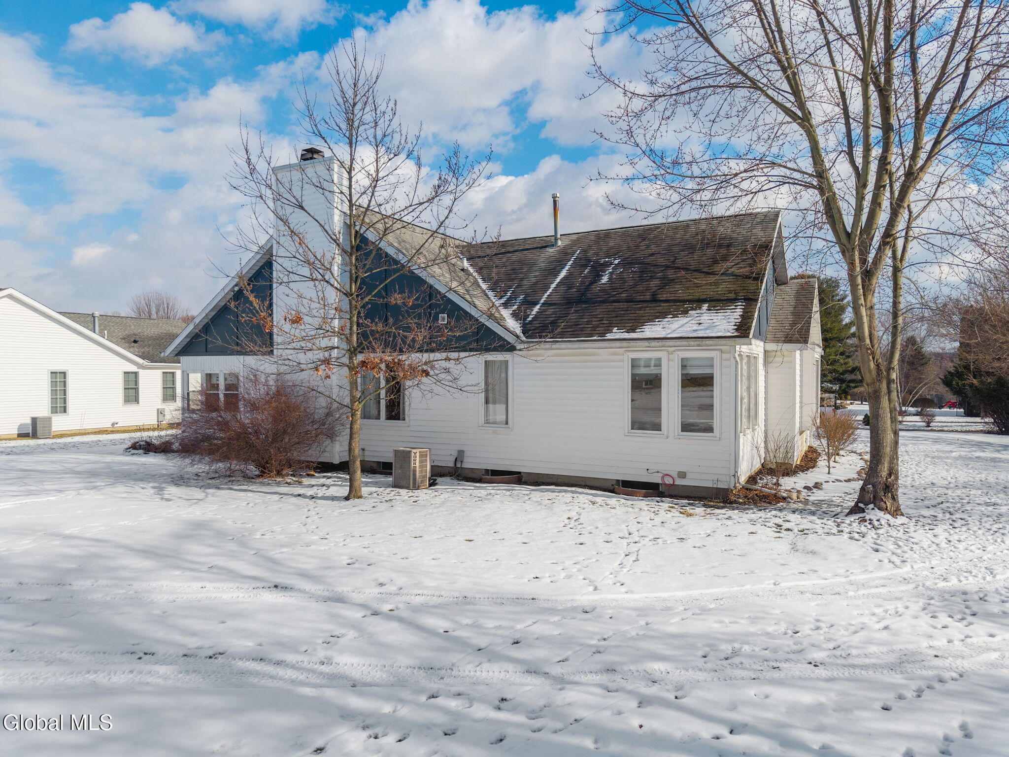 2 Robert Lane Rensselaer, NY 12144 - Photo 41 of 55 44-2RobertLn_44