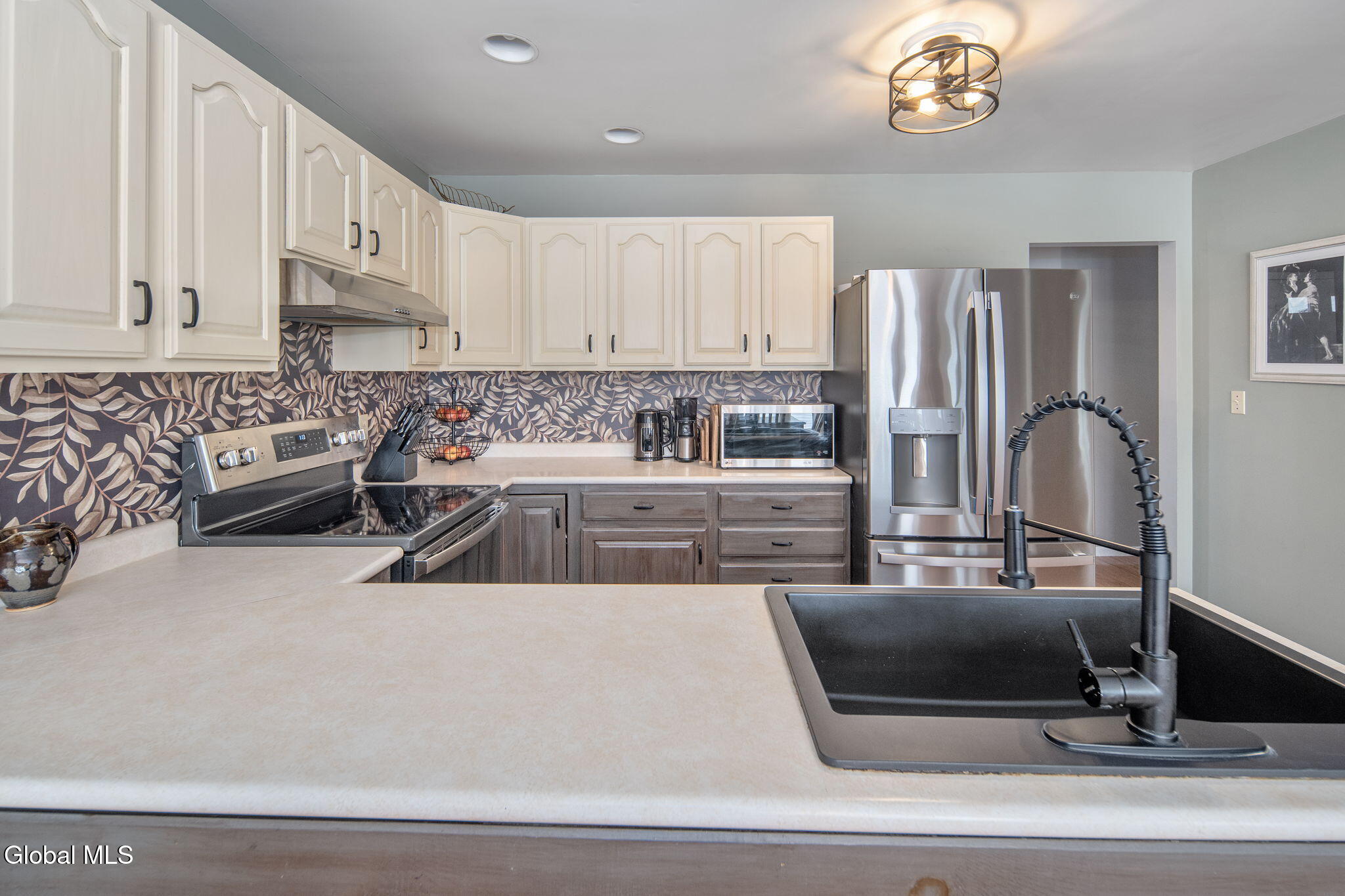 2 Robert Lane Rensselaer, NY 12144 - Photo 6 of 55 7-2RobertLn_07