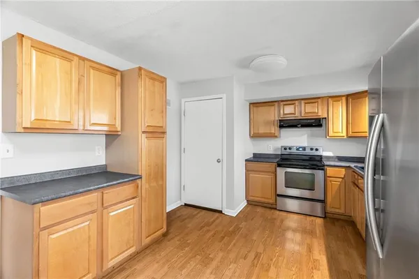 $290,000 | 611 Northeast Corder Street, Lee's Summit, MO 64063