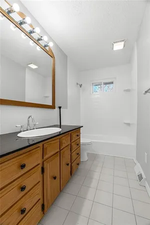 $290,000 | 611 Northeast Corder Street, Lee's Summit, MO 64063