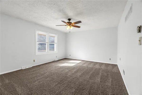 $290,000 | 611 Northeast Corder Street, Lee's Summit, MO 64063