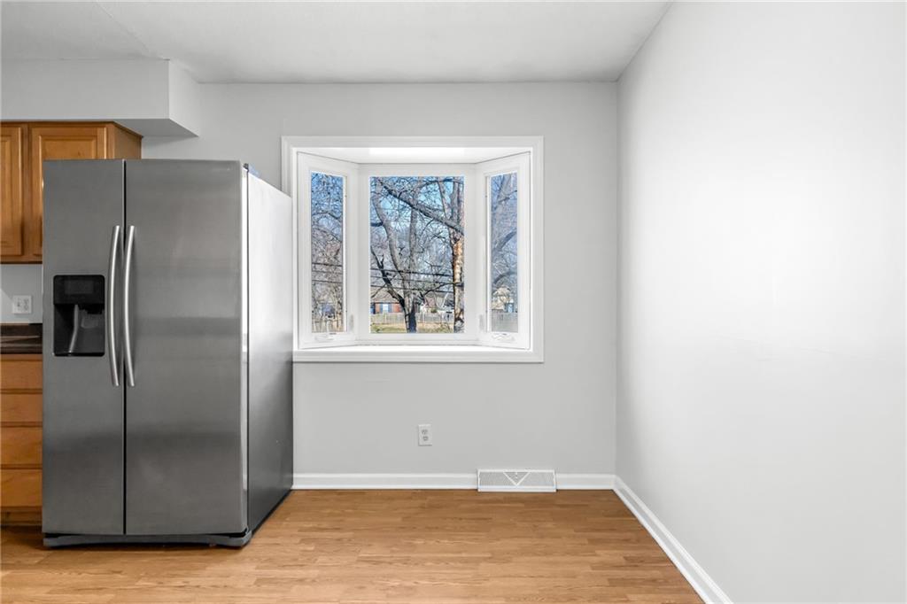 611 Northeast Corder Street Lee's Summit, MO 64063 - Photo 8 of 30