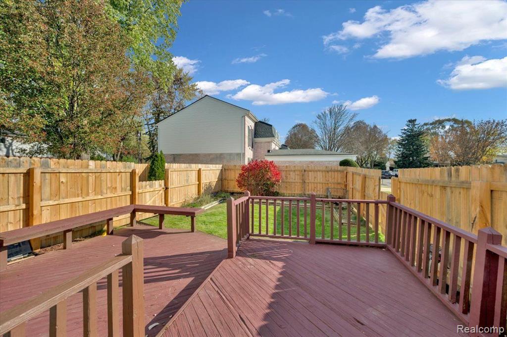 133 Manor Way Rochester Hills, MI 48309 - Photo 3 of 23