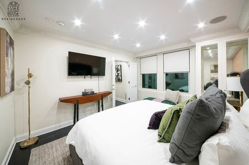 160 Central Park South, Unit 1246 Manhattan, NY 10019 - Photo 10 of 29 Photo 10