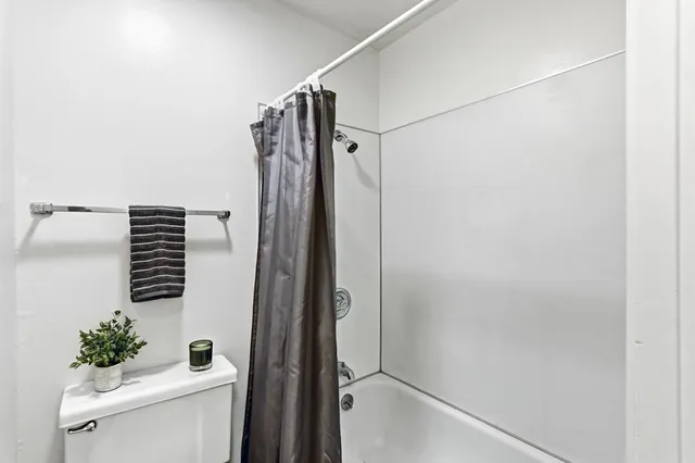 $175,000 | 820 Woodside Lane East, Unit 7, Sacramento, CA 95825