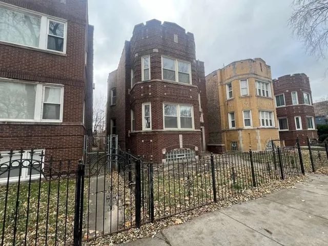 $140,000 | 8240 South Clyde Avenue, Chicago, IL 60617