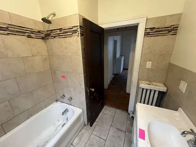 $140,000 | 8240 South Clyde Avenue, Chicago, IL 60617