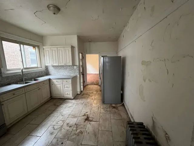 $140,000 | 8240 South Clyde Avenue, Chicago, IL 60617