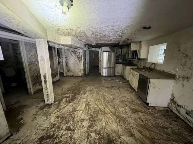 $140,000 | 8240 South Clyde Avenue, Chicago, IL 60617