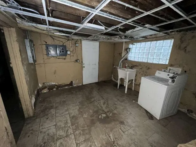 $140,000 | 8240 South Clyde Avenue, Chicago, IL 60617