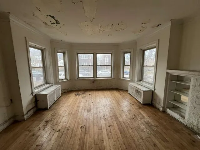 $140,000 | 8240 South Clyde Avenue, Chicago, IL 60617